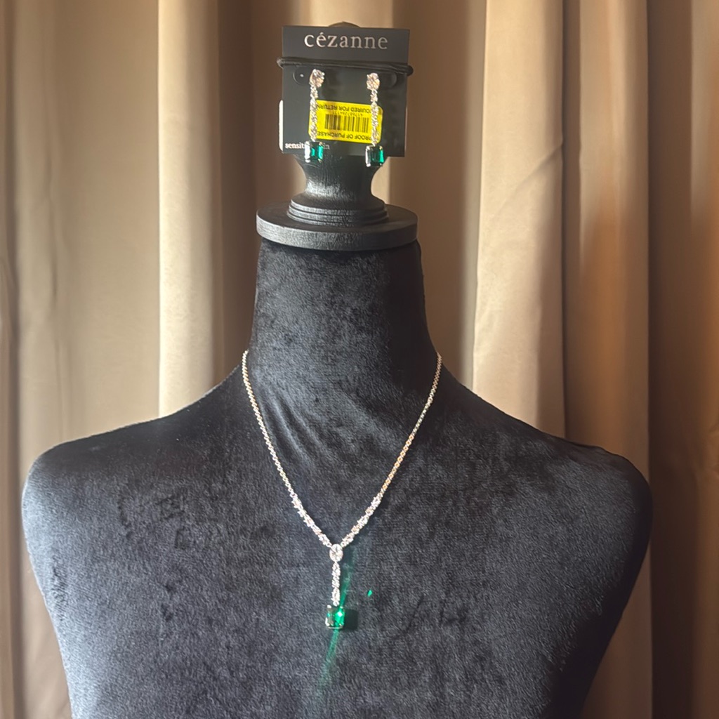 Cezanne Jewelry Set 65$